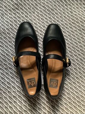 NWB DV dolce vita black buckled flats